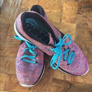 Nike sneakers W10